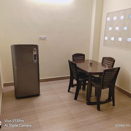 ורנאסי Incredible Banaras Inn מראה חיצוני תמונה