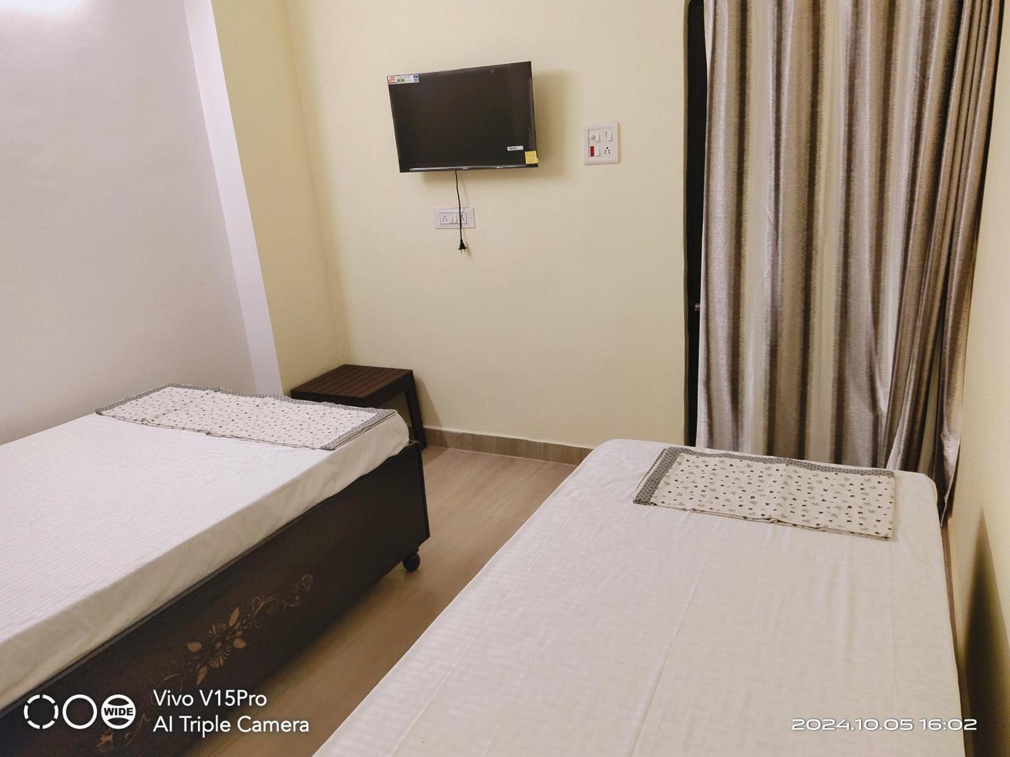 ורנאסי Incredible Banaras Inn מראה חיצוני תמונה