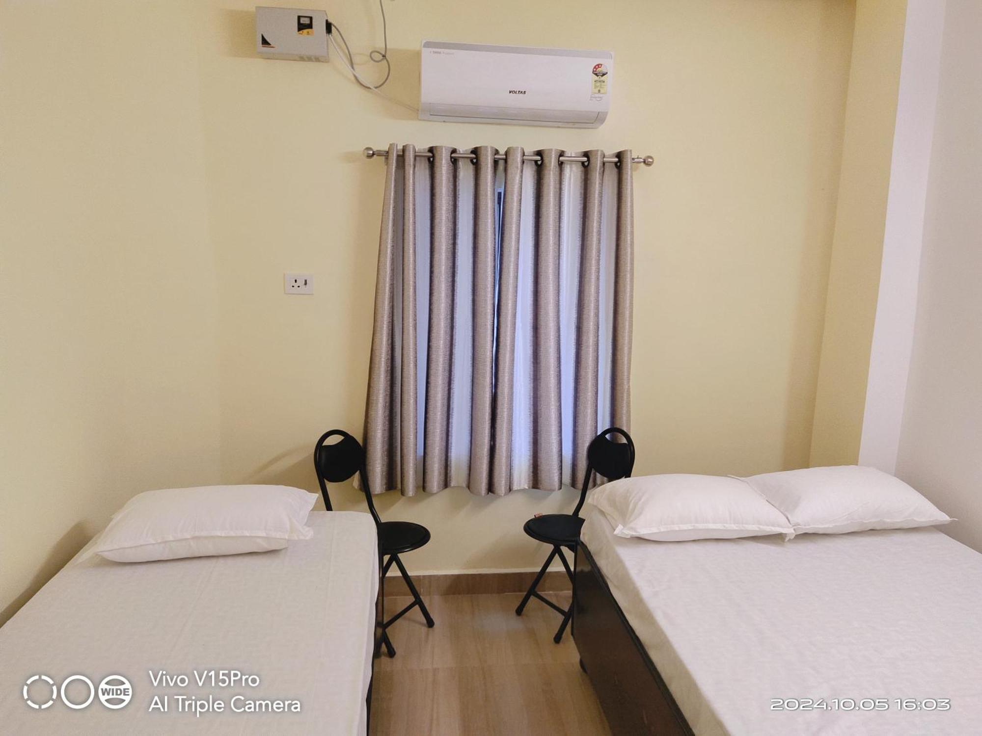ורנאסי Incredible Banaras Inn מראה חיצוני תמונה