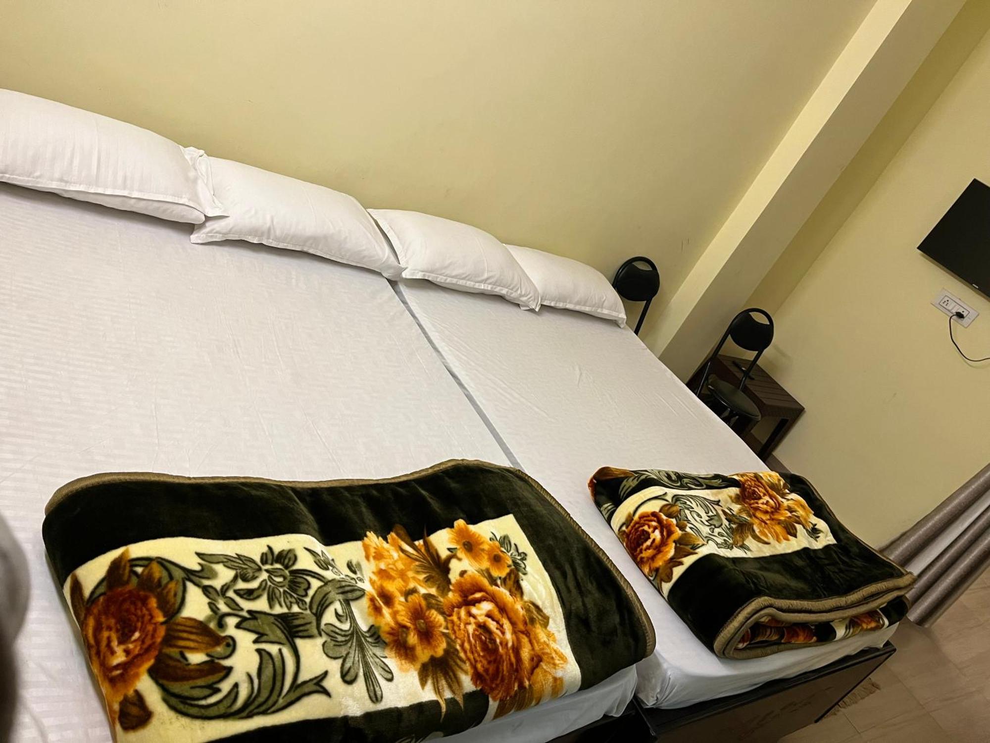 ורנאסי Incredible Banaras Inn מראה חיצוני תמונה