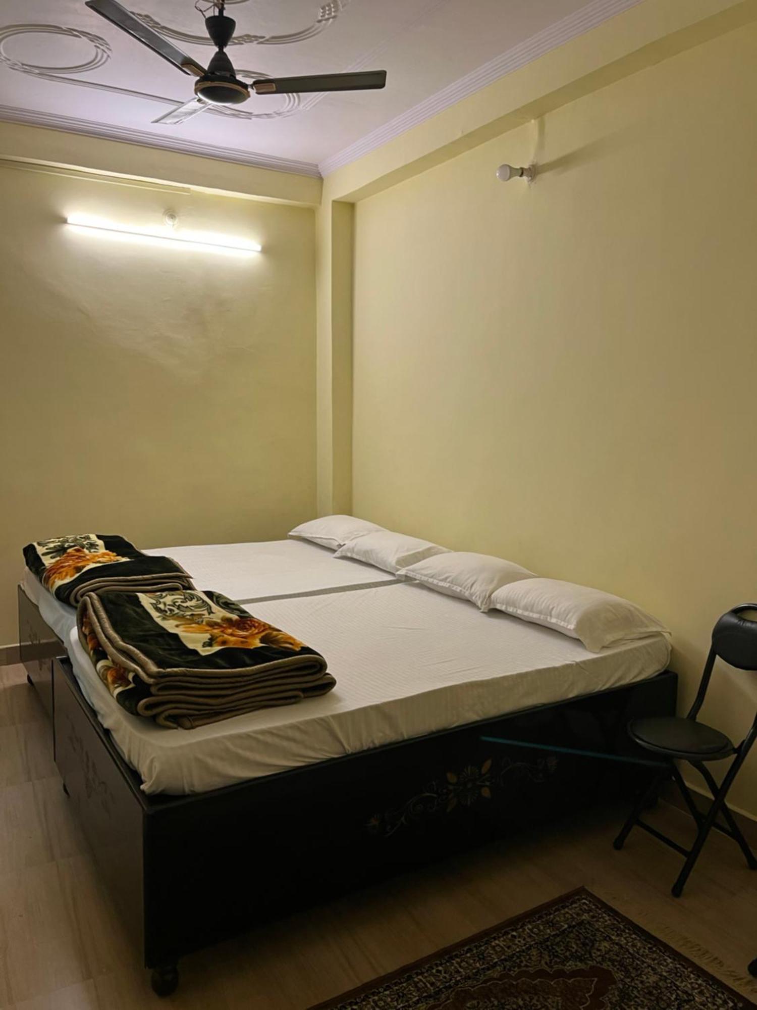 ורנאסי Incredible Banaras Inn מראה חיצוני תמונה