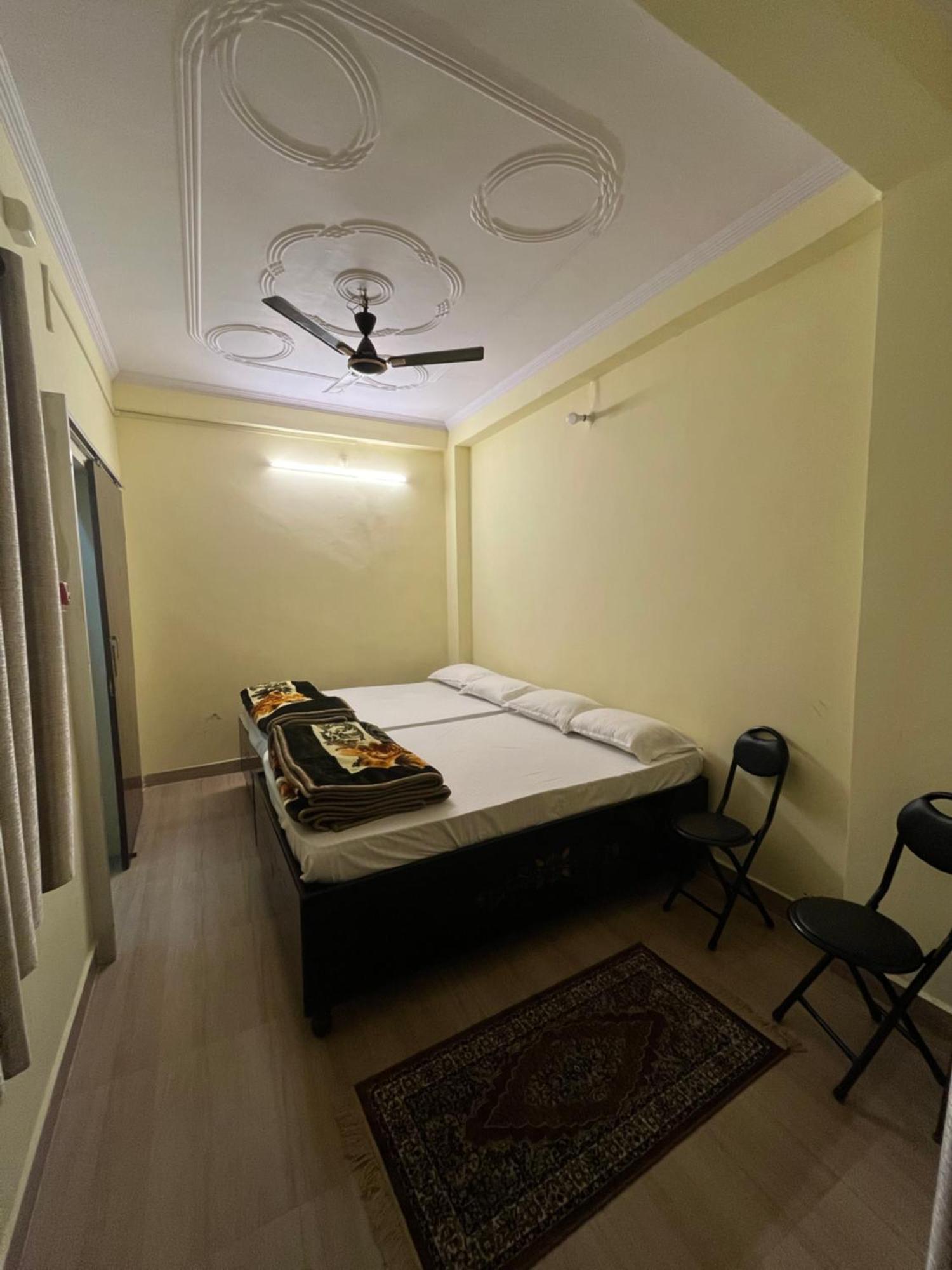 ורנאסי Incredible Banaras Inn מראה חיצוני תמונה